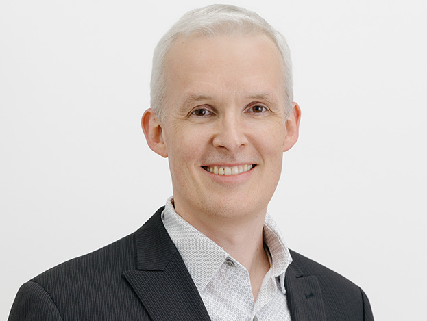 Headshot of Chris Lock